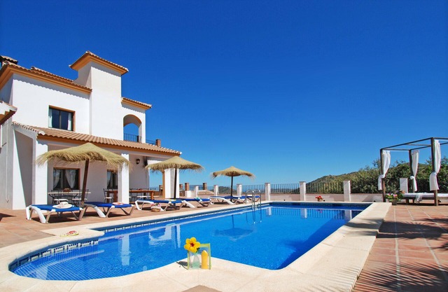 Villa José 1, Piscine Chauffée , Wifi, A/C, Petfriendly, vue sur la mer!!