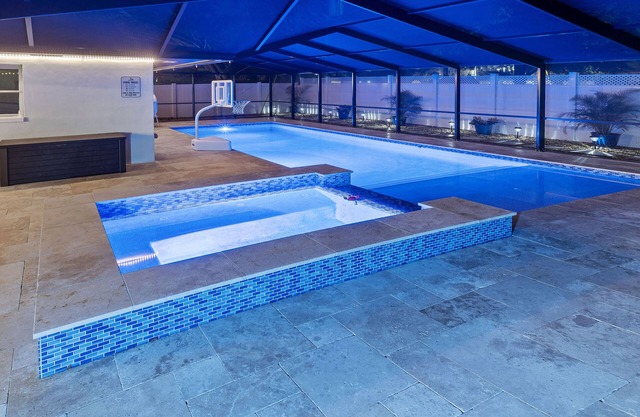 Villa Kailāsa-Pool, 6 min drive to the Beach!