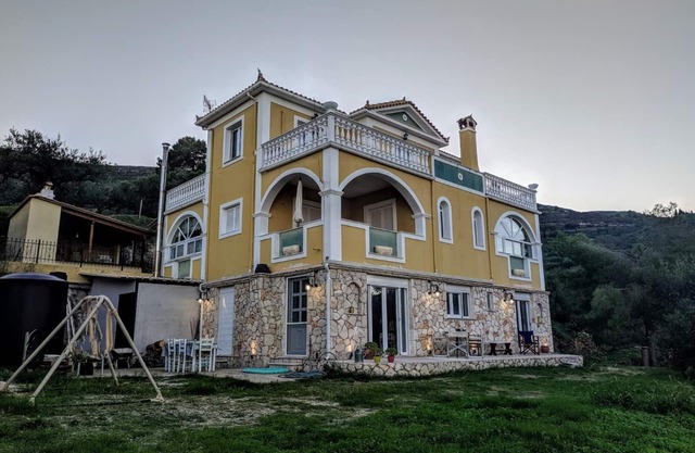 Villa kalielaia