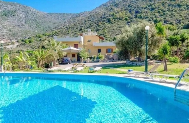 Villa Kardi, country house with huge private pool and amazing view to the sea