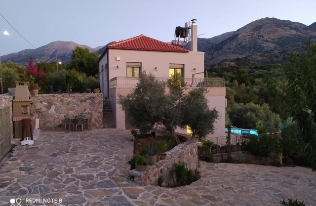 Villa Kastania – Cretan Nature Retreat