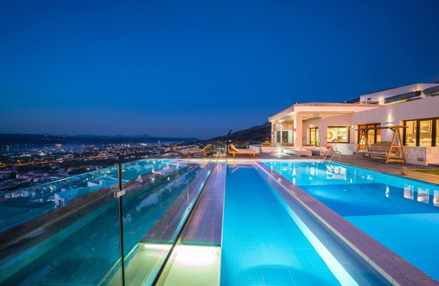 Villa Kedria avec piscine chauffée