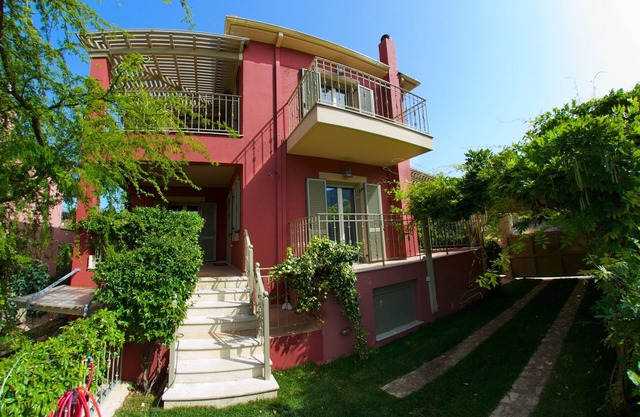 Villa Kimo, Stamoulis villas at the heart of the island