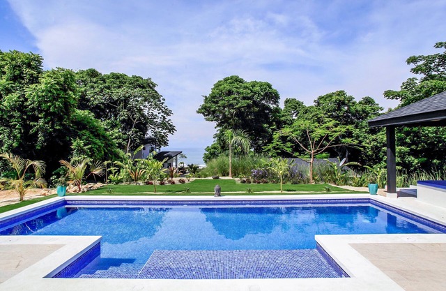 Villa Komodo et Maluku au Cactus Blue Luxury Villas. Piscine + vues!