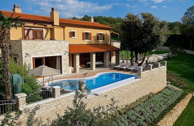 Villa Krasna - Private modern villa with a pool, Istria