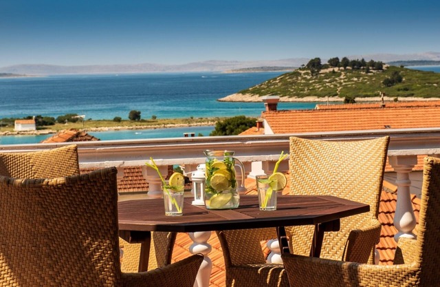 VILLA KRPETA, appartement de 2 chambres "Justina" pour 2 à 4 personnes NOUVEAU