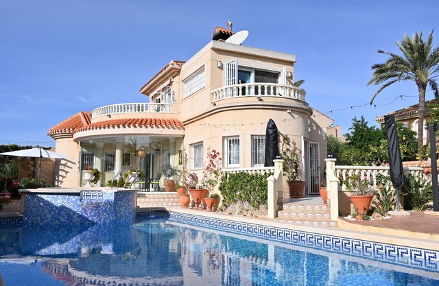 Villa La Mariposa, 6 Personnes, piscine privé, 20m de la mer, vue sur la mer