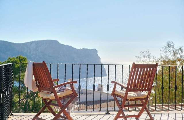 Villa 'La Mola' con vistas al mar, Wi-Fi y aire acondicionado