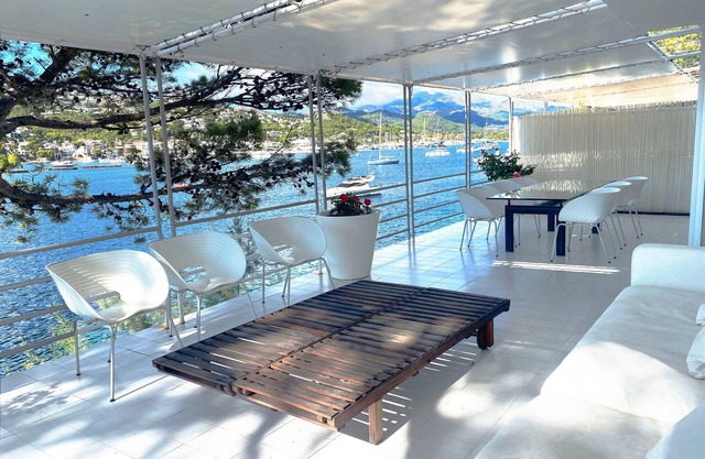 Villa 'La Mola' with Sea View, Wi-Fi and Air Conditioning