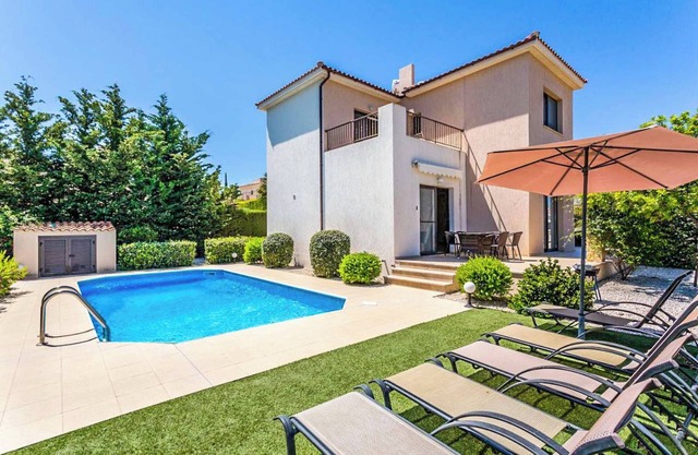 Villa Lara Latchi - Trois Chambres Villa, Couchages 6
