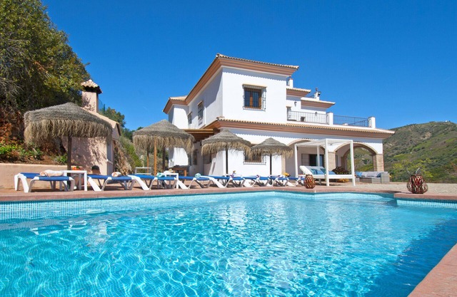 Villa Palomeras, Piscine chauffée, WIFI, BBQ,terrasse, Petfriendly