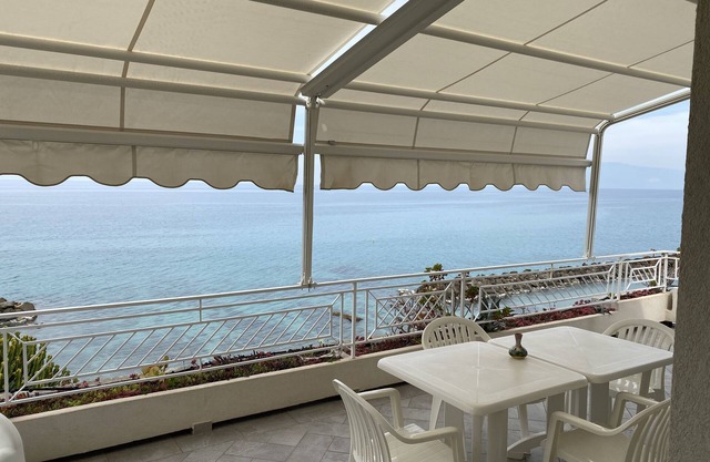 Villa Laura P1 - directement sur la mer