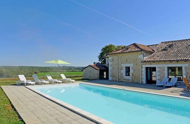 Villa Le Breuil – Villa familiale avec piscine et vue en Charente