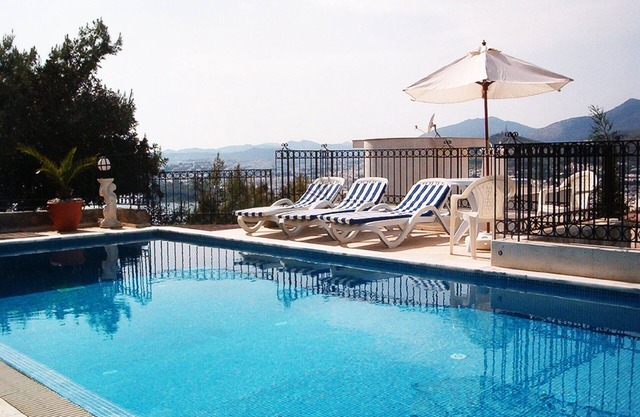 Villa Leila avec brises de mer, piscine privée et vue magnifique sur la mer