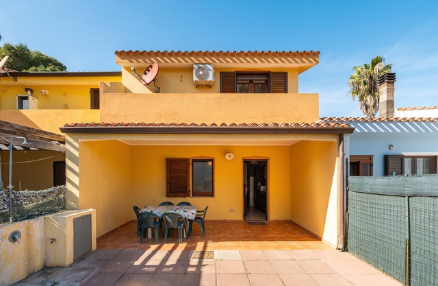 Villa 'Leo' avec terrasse privée, jardin privé et climatisation
