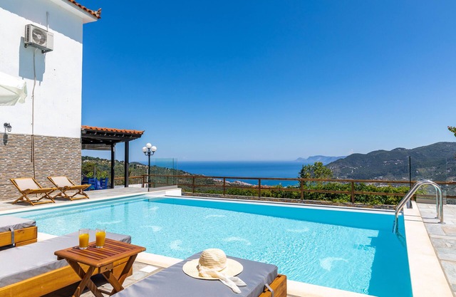 Villa Liagka Apartments - fully Renovated with Pool and Superb Views