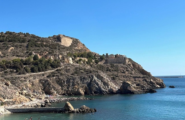Villa située dans un cadre paisible et sécurisé.