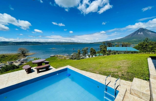 Villa Love Arenal - Lake & Volcano Views