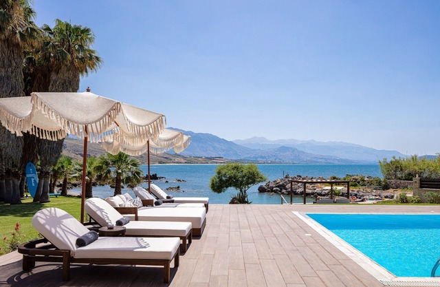 Villa Lygia - Beachside Luxury Redefined: by etouri