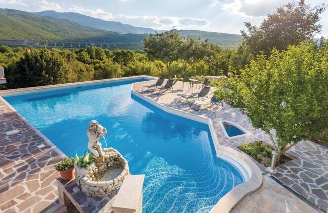 Villa Ma & Ma with pool, parking, high speed Internet, BBQ...