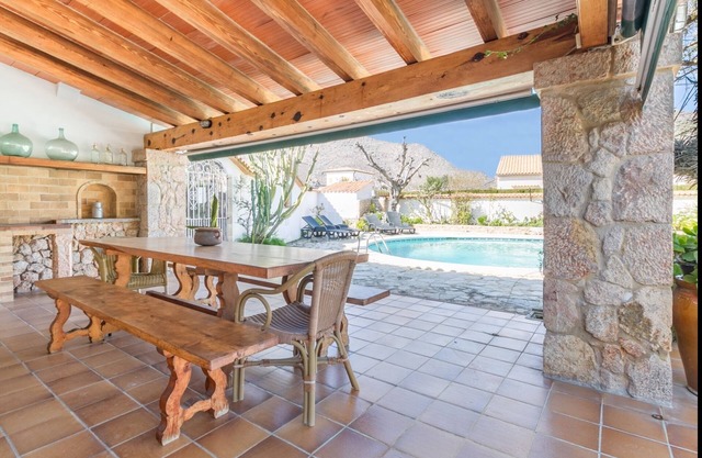 Villa avec piscine à Siller, à distance de marche de la plage