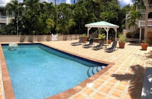 Villa Mango: 2 King BR, views, near beach, w/pool