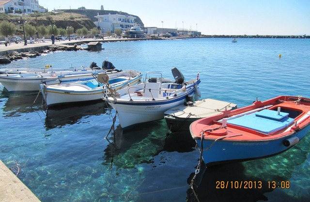 Panorama avec une vue imprenable sur la mer Égée 150 d'une plage fantastique à Tinos