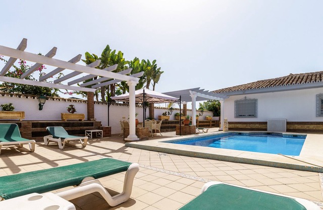 Villa 'Margarita' close to the Beach with Pool & Wi-Fi