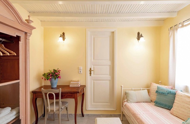 Villa Maria-Syros, Daphné