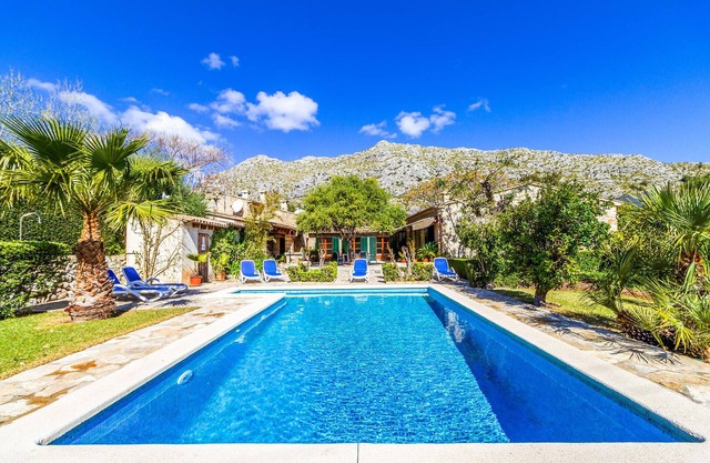 Villa 'Martorell' avec piscine privée, Wi-Fi et climatisation