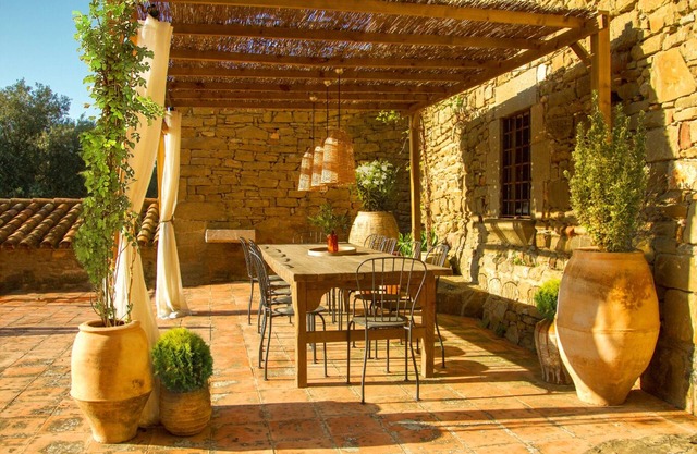 Villa "Mas Girbau" con vistas a la montaña, terraza privada y Wi-Fi