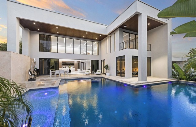 Villa Medici NEW MODERN MIAMI WATERFRONT HOME -SLEEPS 14