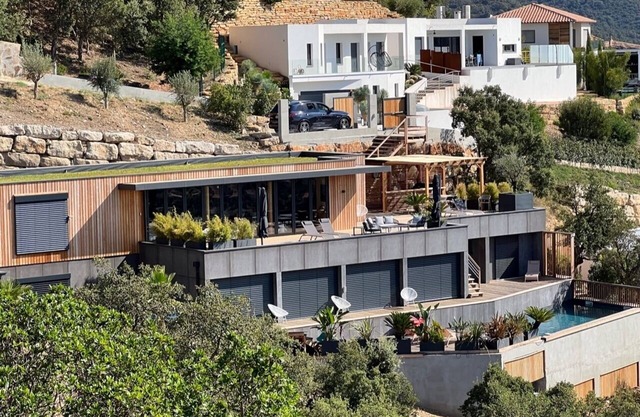 Villa Mélézia en bois des Vosges, avec piscine, située à 15 mn des plages