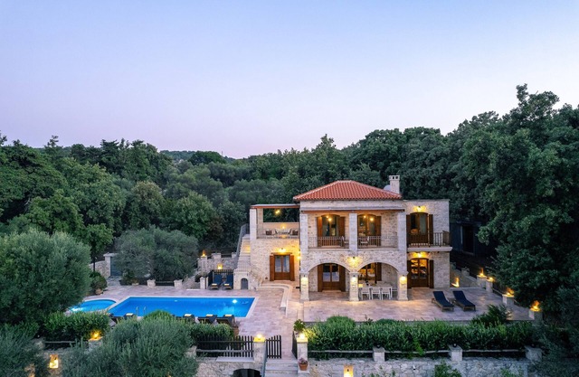 Domaine Vederi (Villa Melpomeni)