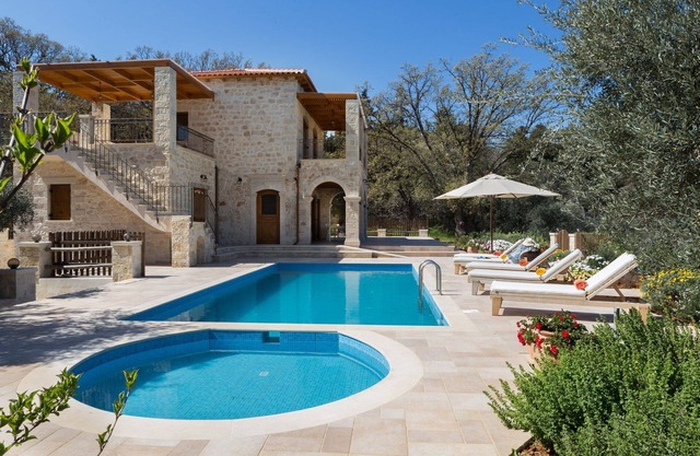 Villa Melpomeni- Surrounded by nature