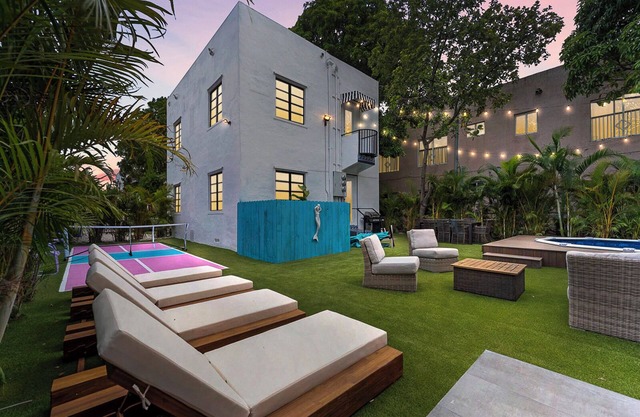 Villa mi Amor | Calle Ocho