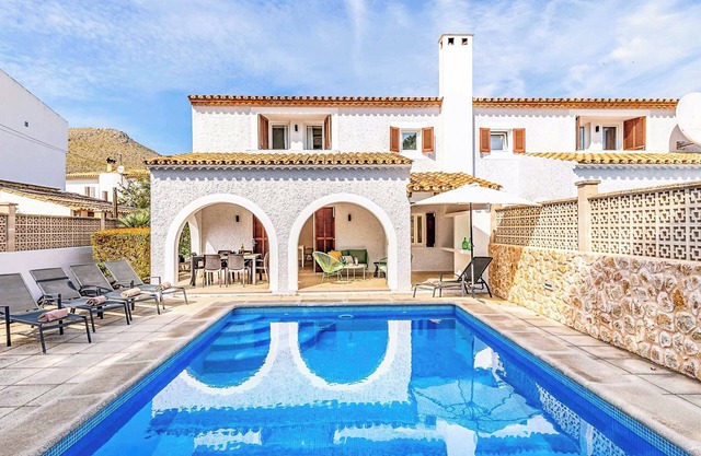 Villa Monsy 1 - Trois Chambres Villa, Couchages 5