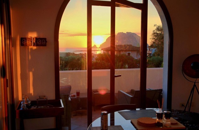 Villa Monte Contros, pool, sea view and a few minutes to the beach.