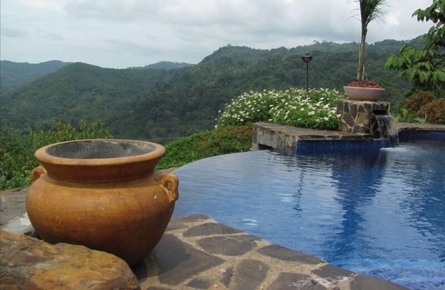 Villa Mountain Serenity, belle vue panoramique sur la vallée et l'océan!