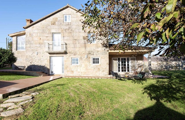 Villa Nigrán (238), with garden near the beach