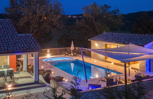 Villa Natalli–close to beautiful beaches,50 m2 Pool, large Jacuzzi and garden