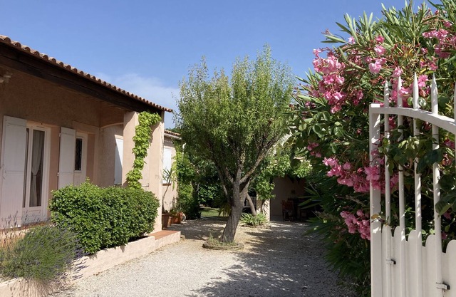 VILLA NEAR AIX EN PROVENCE