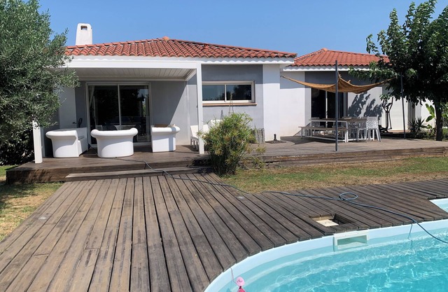 Villa proche canal du midi avec piscine,disponible du 31 /07au 09 /08 uniquement