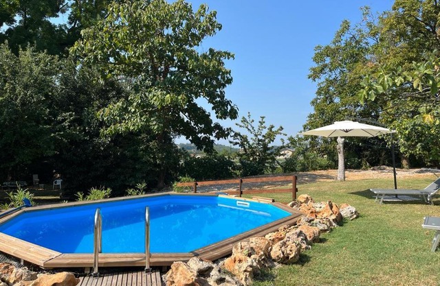 Villa Nogarola - apartment with private pool and garden