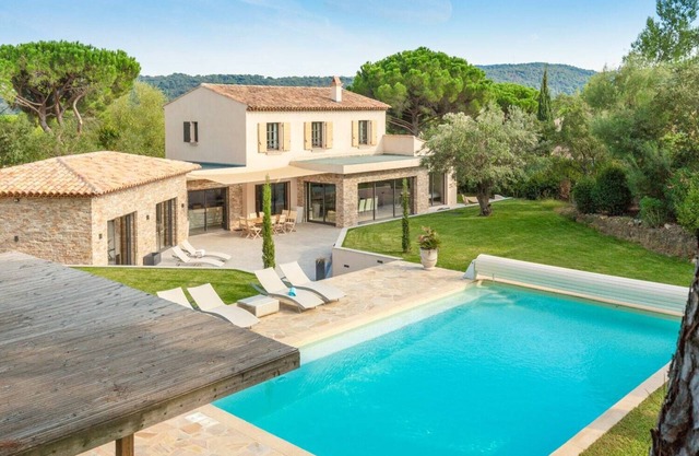Villa Nora Résumé: La