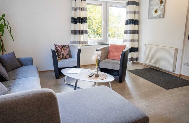 Villa Nordhang - Appartement 4 avec vue sur les montagnes, balcon et Wi-Fi.