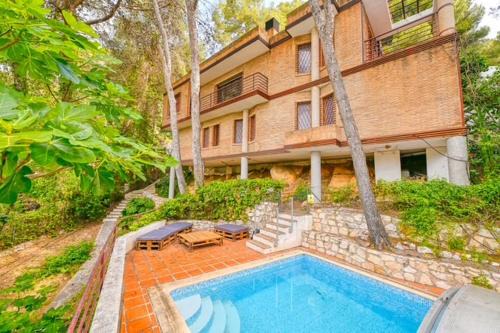 VILLA OASIS PINARES DE SAN ANTÓN -pool, sea, near Málaga city center-