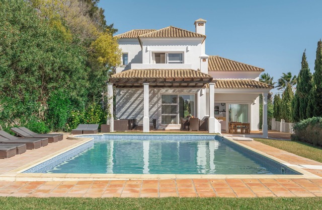 Villa Oleandro avec vue sur les montagnes, piscine, jardin et Wi-Fi.