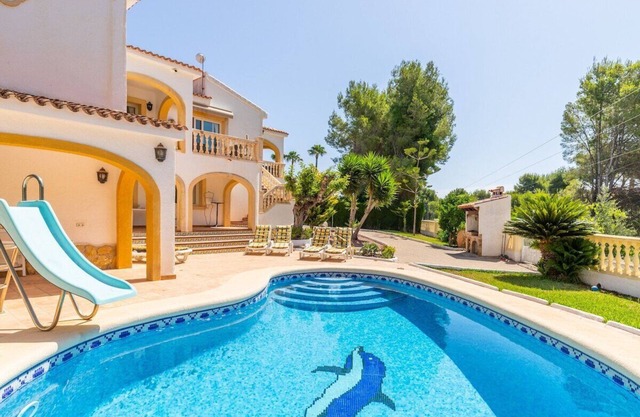 Villa 'Olivo Moraira' avec piscine privée, Wi-Fi et climatisation