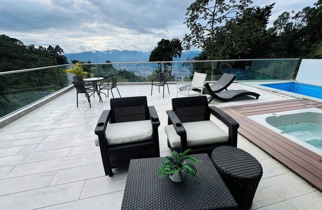 Villa on the hillsnn